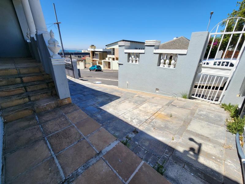 2 Bedroom Property for Sale in Walmer Estate Western Cape